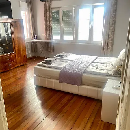 Apartmán 'sea South' Apartment, Super Central, Vintage Style, 1bdr