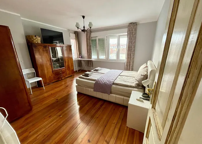 'sea South' Apartment, Super Central, Vintage Style, 1bdr