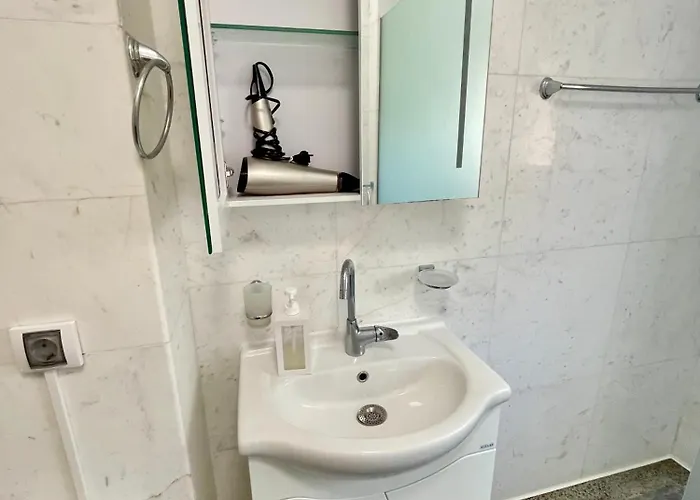 'sea South' Apartment, Super Central, Vintage Style, 1bdr شقة