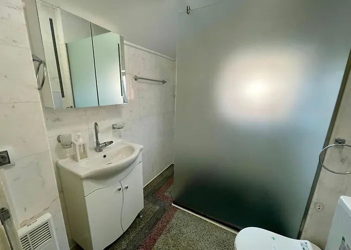 'sea South' Apartment, Super Central, Vintage Style, 1bdr شقة *