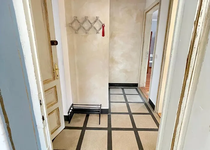 'sea South' Apartment, Super Central, Vintage Style, 1bdr شقة